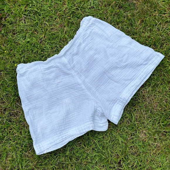 Gap White 100% Cotton Shorts -  S - Picture 2 of 4